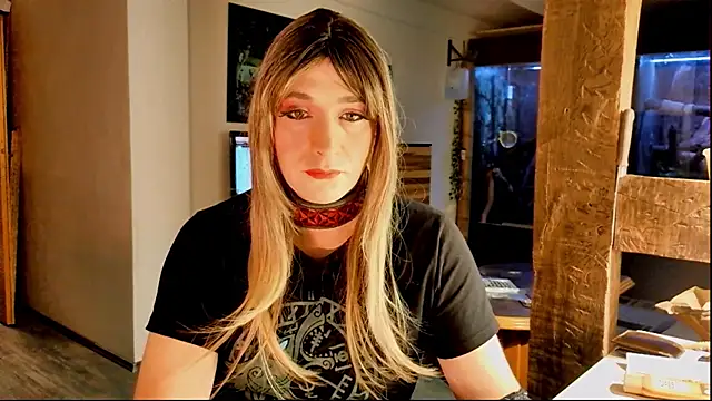 Snapshot of DYasmin69 chatting on 11, 10, 2025 DYasmin69 online show from 11, 10, 2025