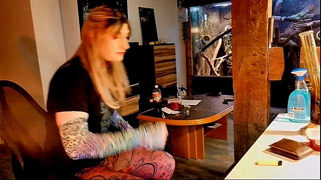 Snapshot of DYasmin69 chatting on 24, 10, 2025 DYasmin69 online show from 24, 10, 2025