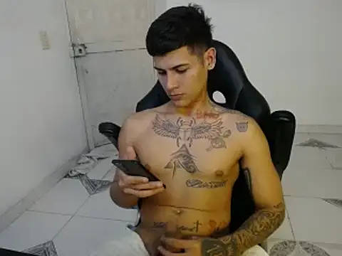 Clyde019 online show from 3, 1, 2025