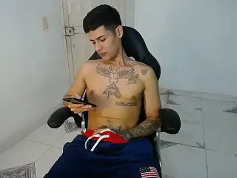 Clyde019 online show from 1, 2, 2025