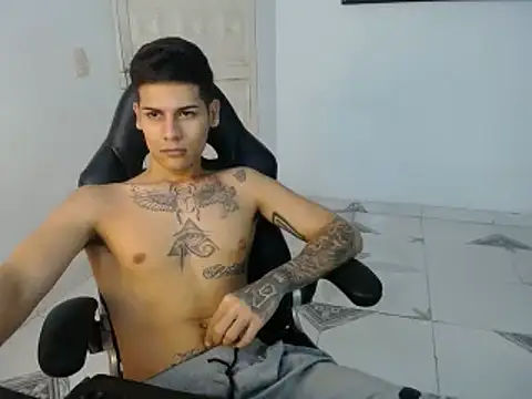 Clyde019 online show from 4, 2, 2025