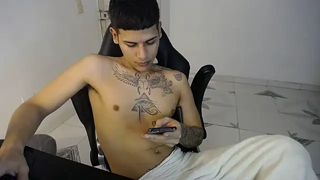 Clyde019 online show from 22, 2, 2025