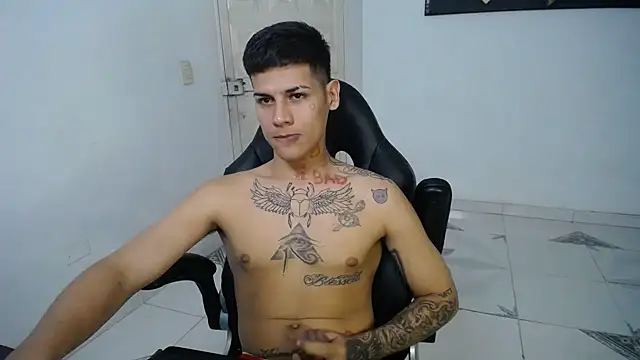 Clyde019 online show from 28, 2, 2025