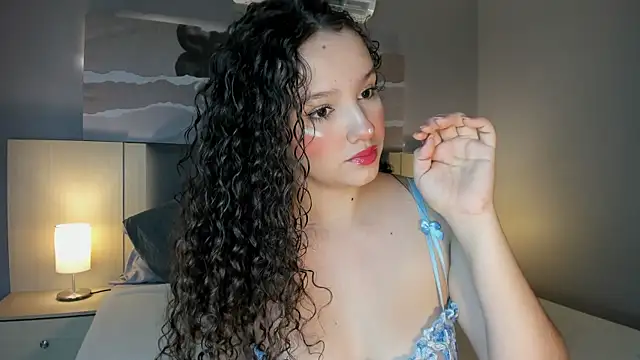 LucyLovelyy online show from 22, 7, 2026