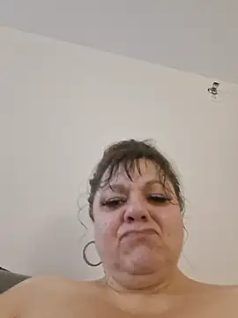 Snapshot of Luciouslouise72@xh chatting on 4, 7, 2026 Luciouslouise72xh online show from 4, 7, 2026