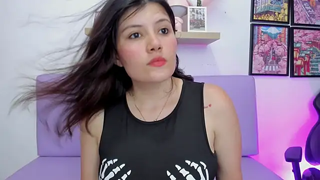 Snapshot of Carolina_Burninng chatting on 6, 10, 2025 Carolina Burninng online show from 6, 10, 2025