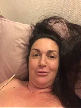 BELLAMORGANE1 online show from 4, 5, 2026