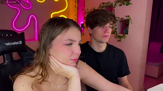 RobertAndLinela online show from 18, 3, 2025