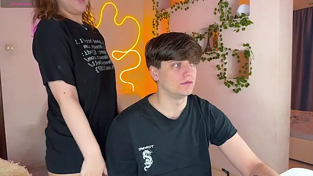 RobertAndLinela online show from 22, 9, 2025