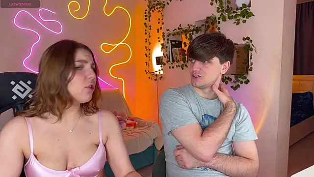 RobertAndLinela online show from 23, 9, 2025