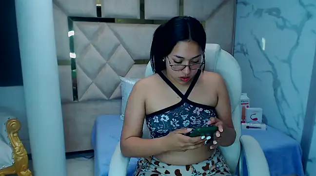 IsabellRodriguez18 online show from 8, 3, 2025