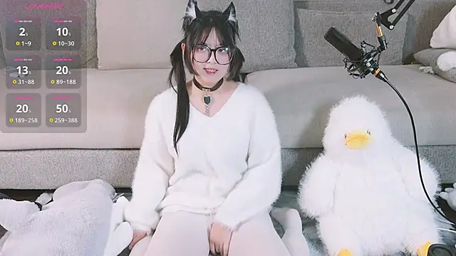 Yu UwU  online show from 4, 2, 2025