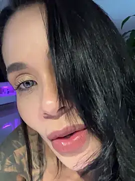 Snapshot of Karol_Towers chatting on 6, 1, 2025 Karol Towers online show from 6, 1, 2025