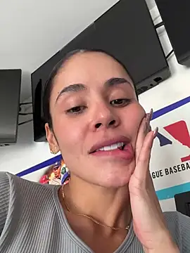 Snapshot of Karol_Towers chatting on 15, 1, 2025 Karol Towers online show from 15, 1, 2025