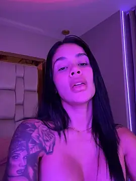 Snapshot of Karol_Towers chatting on 24, 2, 2025 Karol Towers online show from 24, 2, 2025