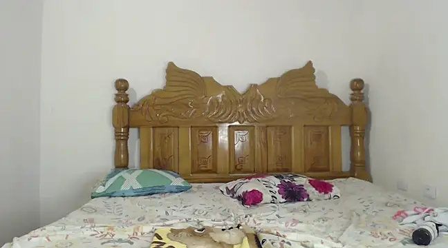 Coral0403 online show from 5, 1, 2025