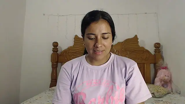 Coral0403 online show from 5, 2, 2025