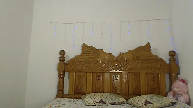 Coral0403 online show from 7, 2, 2025