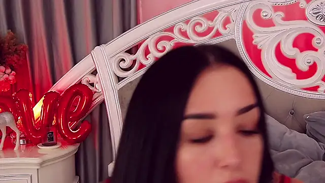 KimKhallifa online show from 21, 2, 2025