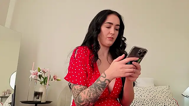 KimKhallifa online show from 4, 3, 2026