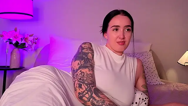 KimKhallifa online show from 22, 7, 2026