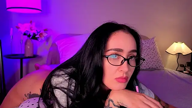 KimKhallifa online show from 25, 7, 2026