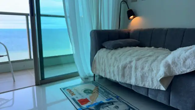 Carolyn Smith online show from 29, 9, 2025