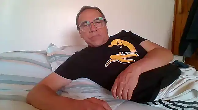 santiagon2015 online show from 8, 1, 2025