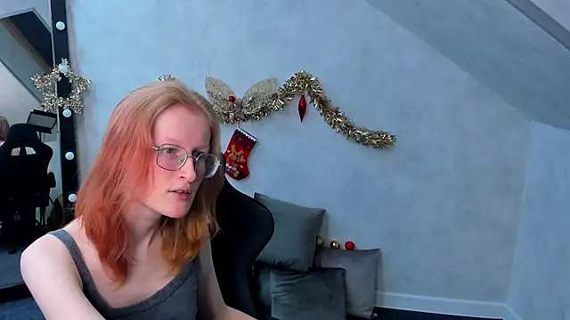 ElizabethHarpper online show from 14, 1, 2025