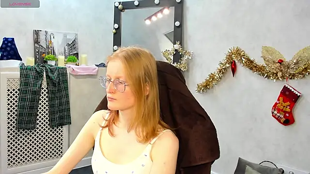 ElizabethHarpper online show from 18, 1, 2025