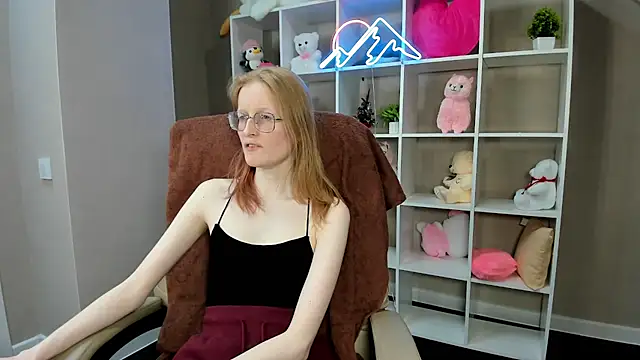 ElizabethHarpper online show from 30, 1, 2025