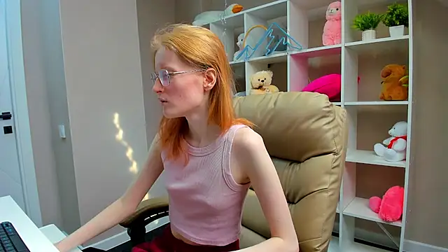 ElizabethHarpper online show from 12, 3, 2025