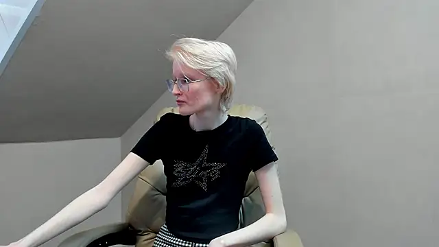 ElizabethHarpper online show from 21, 3, 2025