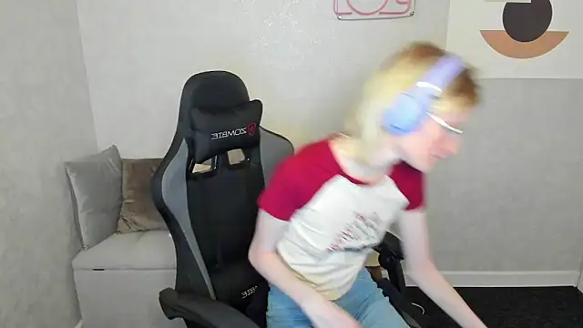 ElizabethHarpper online show from 22, 9, 2025