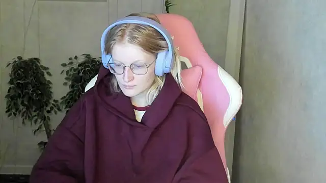 ElizabethHarpper online show from 27, 11, 2025