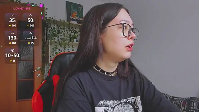 Snapshot of kittenrisha chatting on 2, 3, 2025 kittenrisha online show from 2, 3, 2025