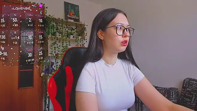 Snapshot of kittenrisha chatting on 6, 3, 2025 kittenrisha online show from 6, 3, 2025