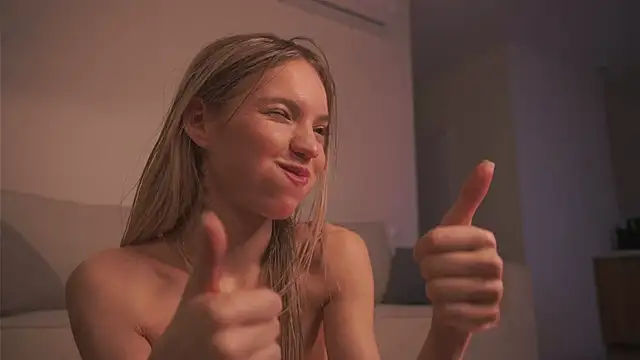 alittlestarrr online show from 25, 1, 2025