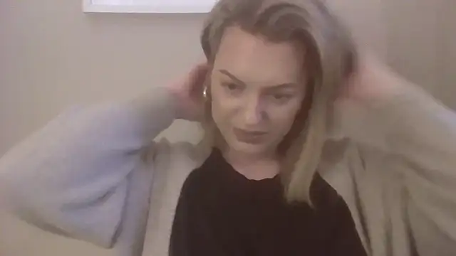 Snapshot of Gigi-Honey chatting on 17, 12, 2025 Gigi-Honey online show from 17, 12, 2025