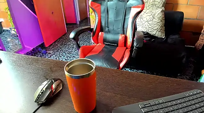 Adam Valenciia online show from 3, 2, 2025