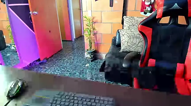 Adam Valenciia online show from 9, 2, 2025