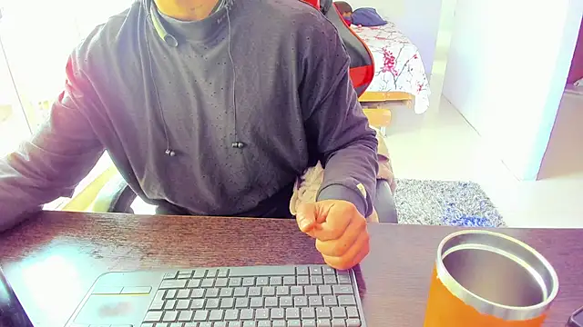 Adam Valenciia online show from 3, 10, 2025