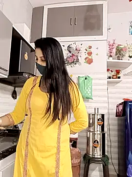 Snapshot of Best-Couple chatting on 14, 11, 2025 Best-Couple online show from 14, 11, 2025