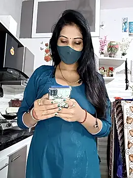 Snapshot of Best-Couple chatting on 1, 12, 2025 Best-Couple online show from 1, 12, 2025