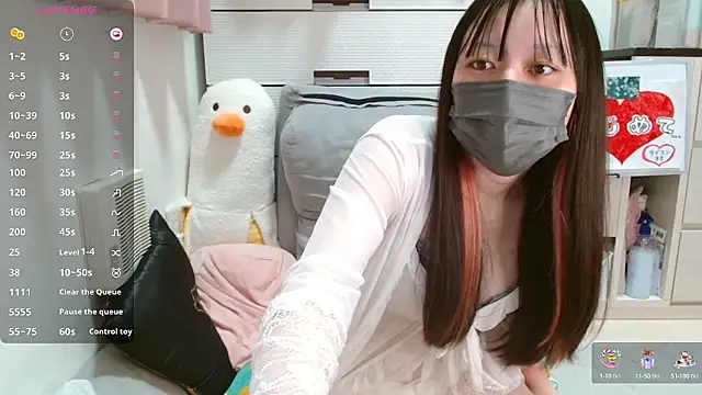 Snapshot of pipimi_khaos chatting on 18, 11, 2025 pipimi khaos online show from 18, 11, 2025