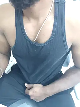 Snapshot of hot_boy_dic chatting on 27, 11, 2025 hot boy dic online show from 27, 11, 2025