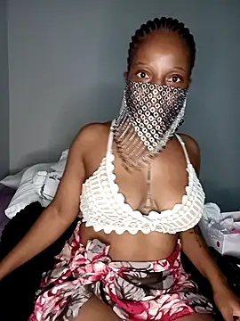 Snapshot of Thando04 chatting on 8, 2, 2025 Thando04 online show from 8, 2, 2025