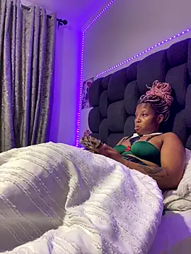 Snapshot of Thando04 chatting on 14, 11, 2025 Thando04 online show from 14, 11, 2025