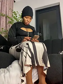 Snapshot of Thando04 chatting on 21, 12, 2025 Thando04 online show from 21, 12, 2025