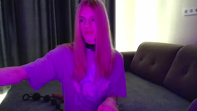 Snapshot of blaire__18 chatting on 6, 3, 2025 blaire 18 online show from 6, 3, 2025